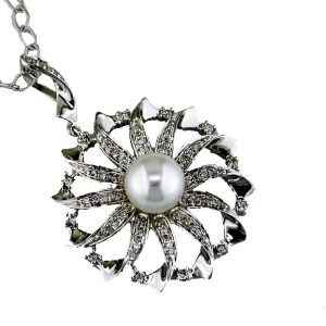 DIAMOND & PEARL PENDANT
