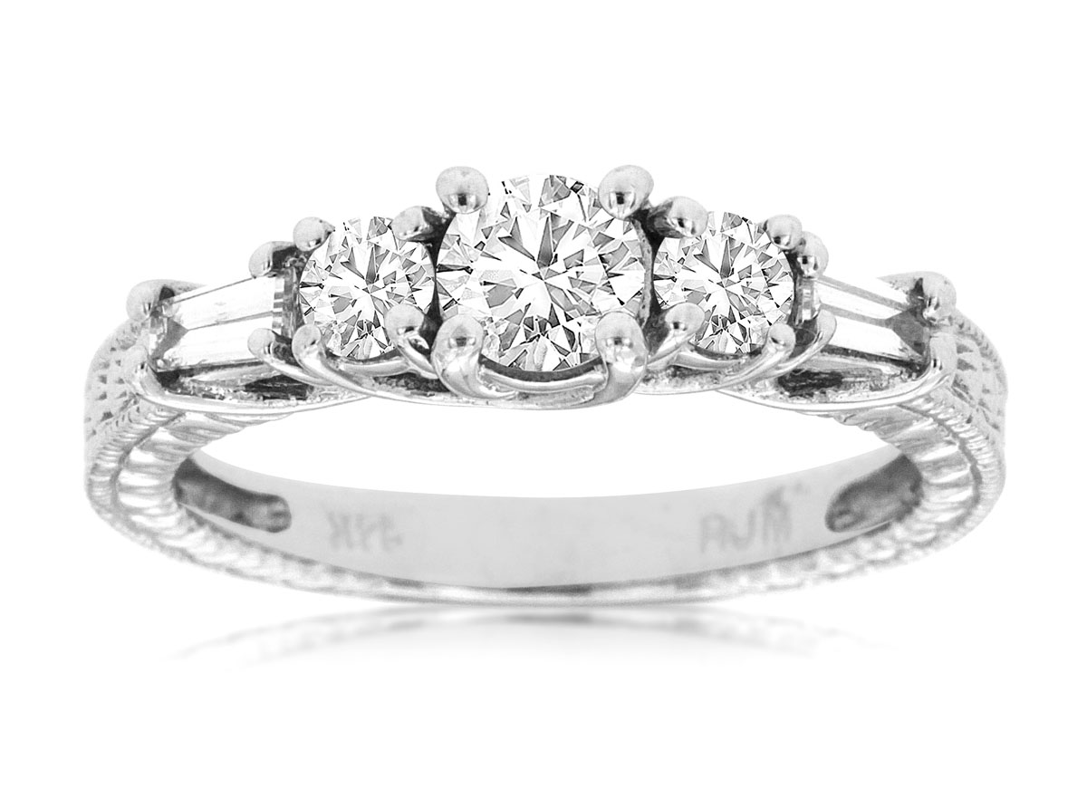 DIAMOND ENGAGEMENT RING