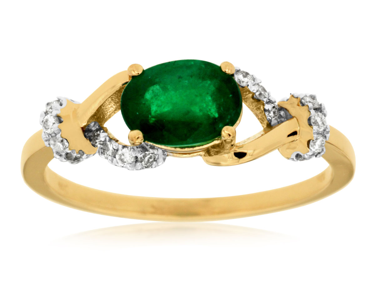 EMERALD & DIAMOND RING