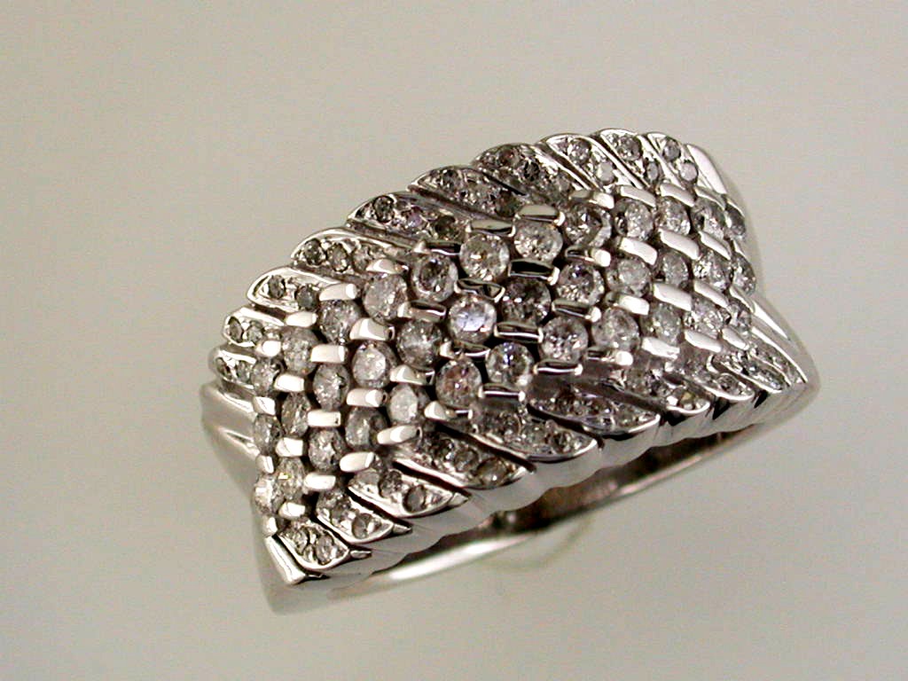 DIAMOND RING