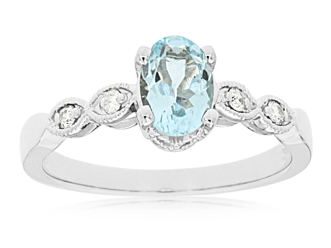 AQUAMARINE & DIAMOND RING