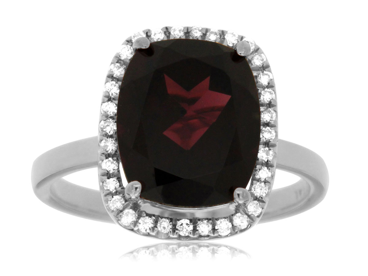 GARNET & DIAMOND RING