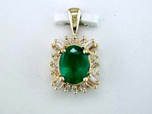 EMERALD & DIAMOND PENDANT