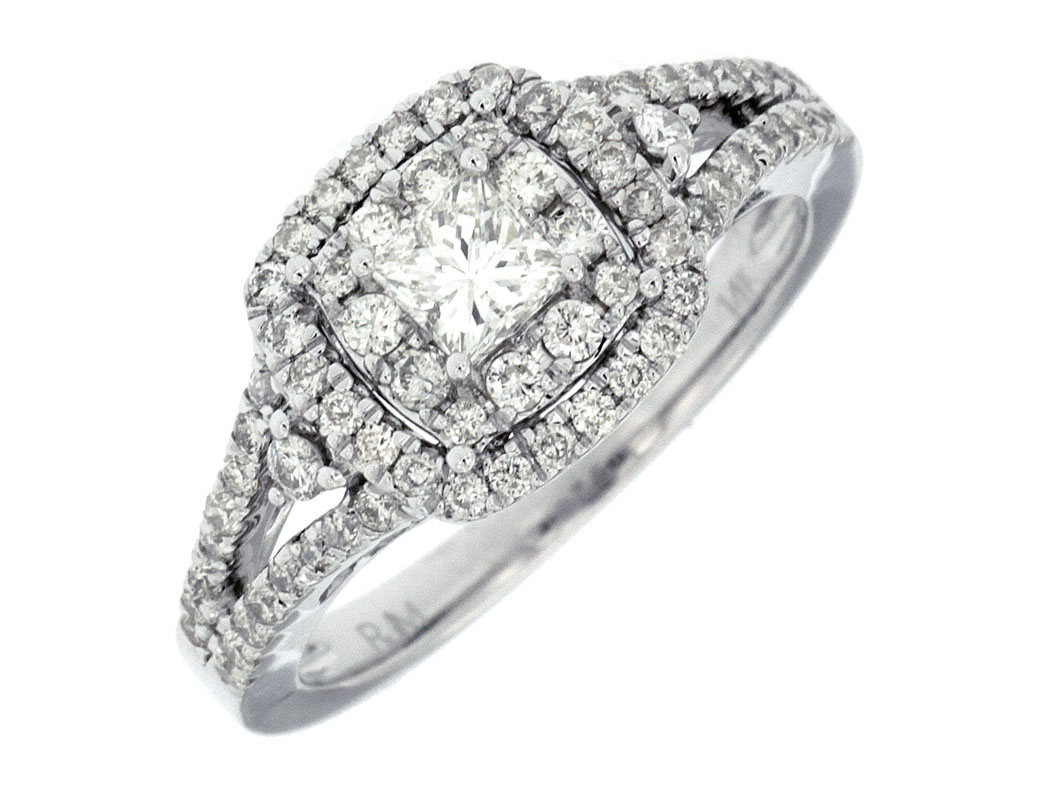 DIAMOND ENGAGEMENT RING