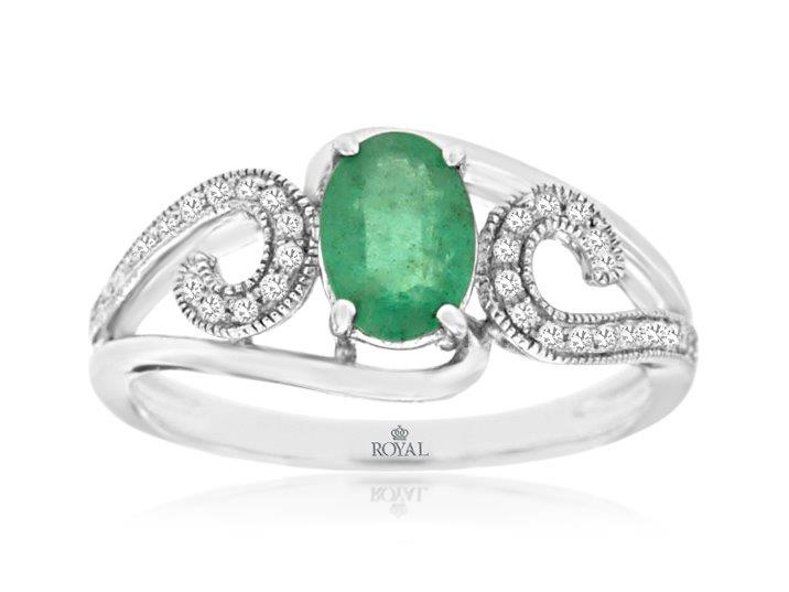 EMERALD & DIAMOND RING