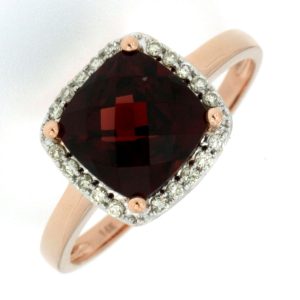 GARNET & DIAMOND RING