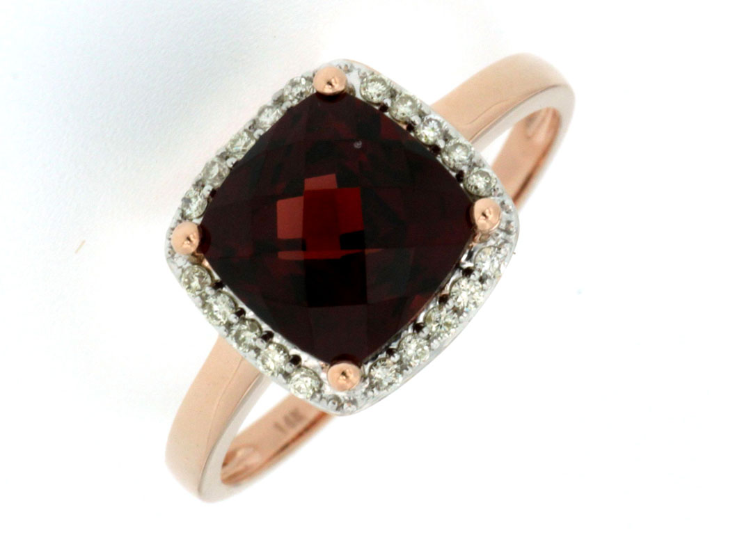 GARNET & DIAMOND RING