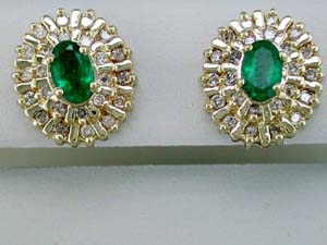 EMERALD & DIAMOND EARRING