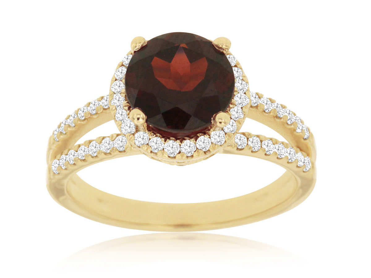 GARNET & DIAMOND RING