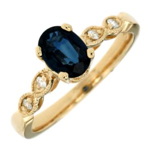 SAPPHIRE & DIAMOND RING