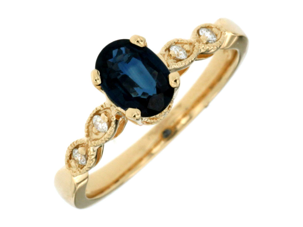 SAPPHIRE & DIAMOND RING