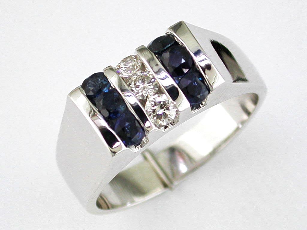 MEN'S SAPPHIRE & DIAMOND RING