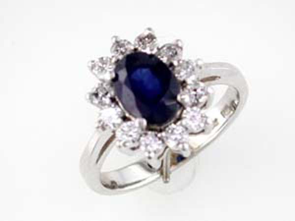 SAPPHIRE & DIAMOND RING