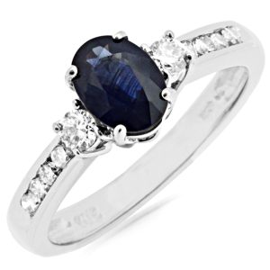 SAPPHIRE & DIAMOND RING