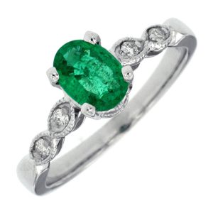 EMERALD & DIAMOND RING
