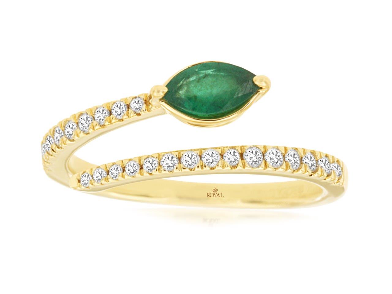 EMERALD & DIAMOND RING