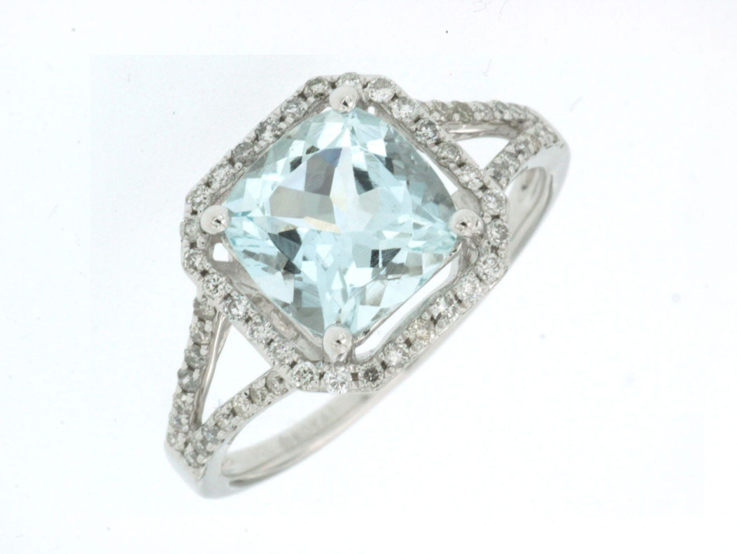 AQUAMARINE & DIAMOND RING