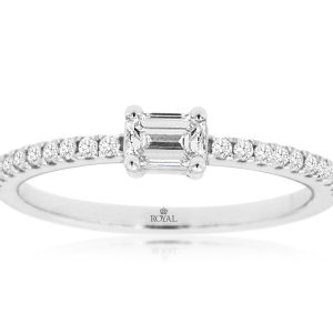 DIAMOND ENGAGEMENT RING