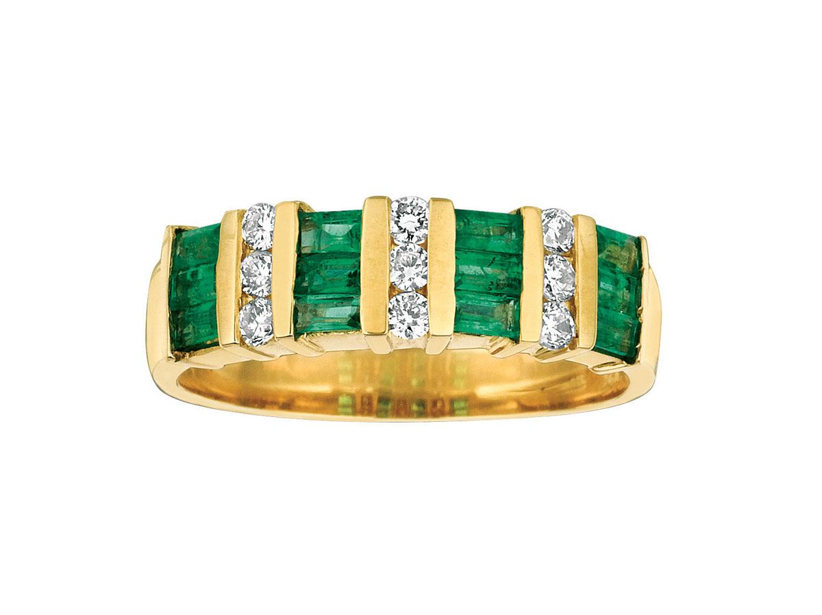 EMERALD & DIAMOND RING