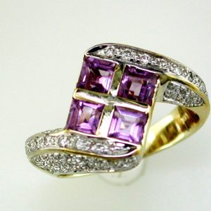 AMETHYST & DIAMOND RING