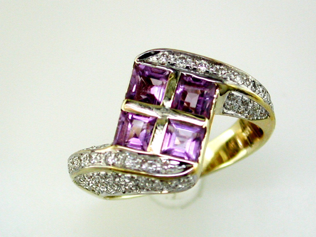 AMETHYST & DIAMOND RING
