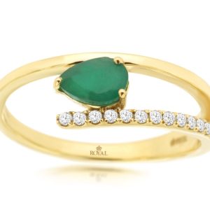 EMERALD & DIAMOND RING