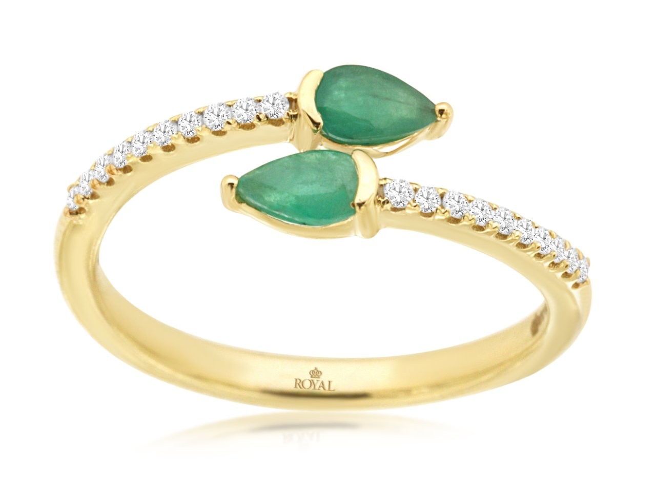 EMERALD & DIAMOND RING