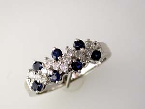 SAPPHIRE & DIAMOND RING