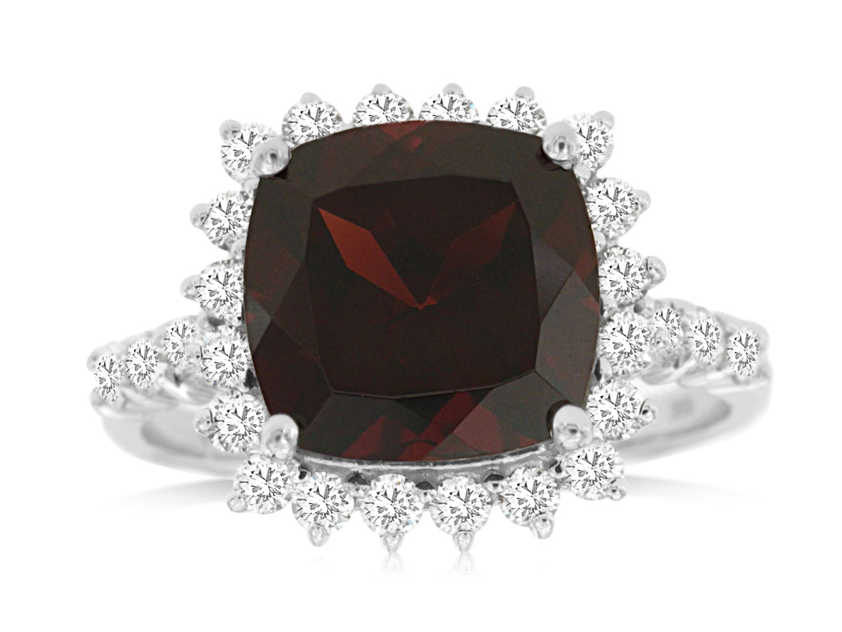 GARNET & DIAMOND RING