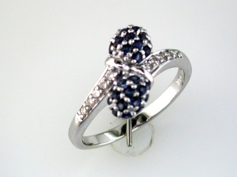 SAPPHIRE & DIAMOND RING