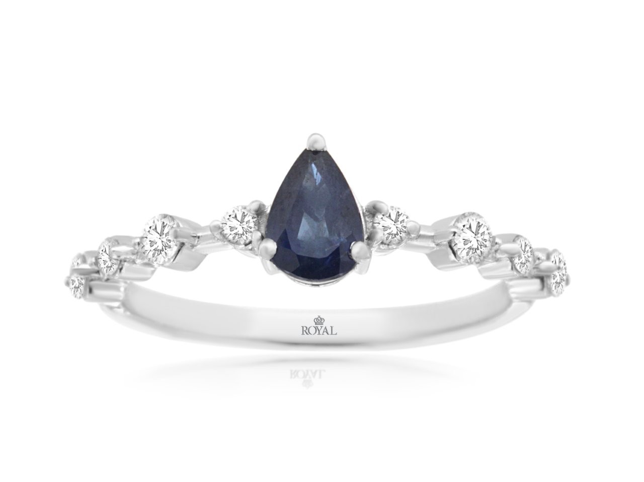 SAPPHIRE & DIAMOND RING