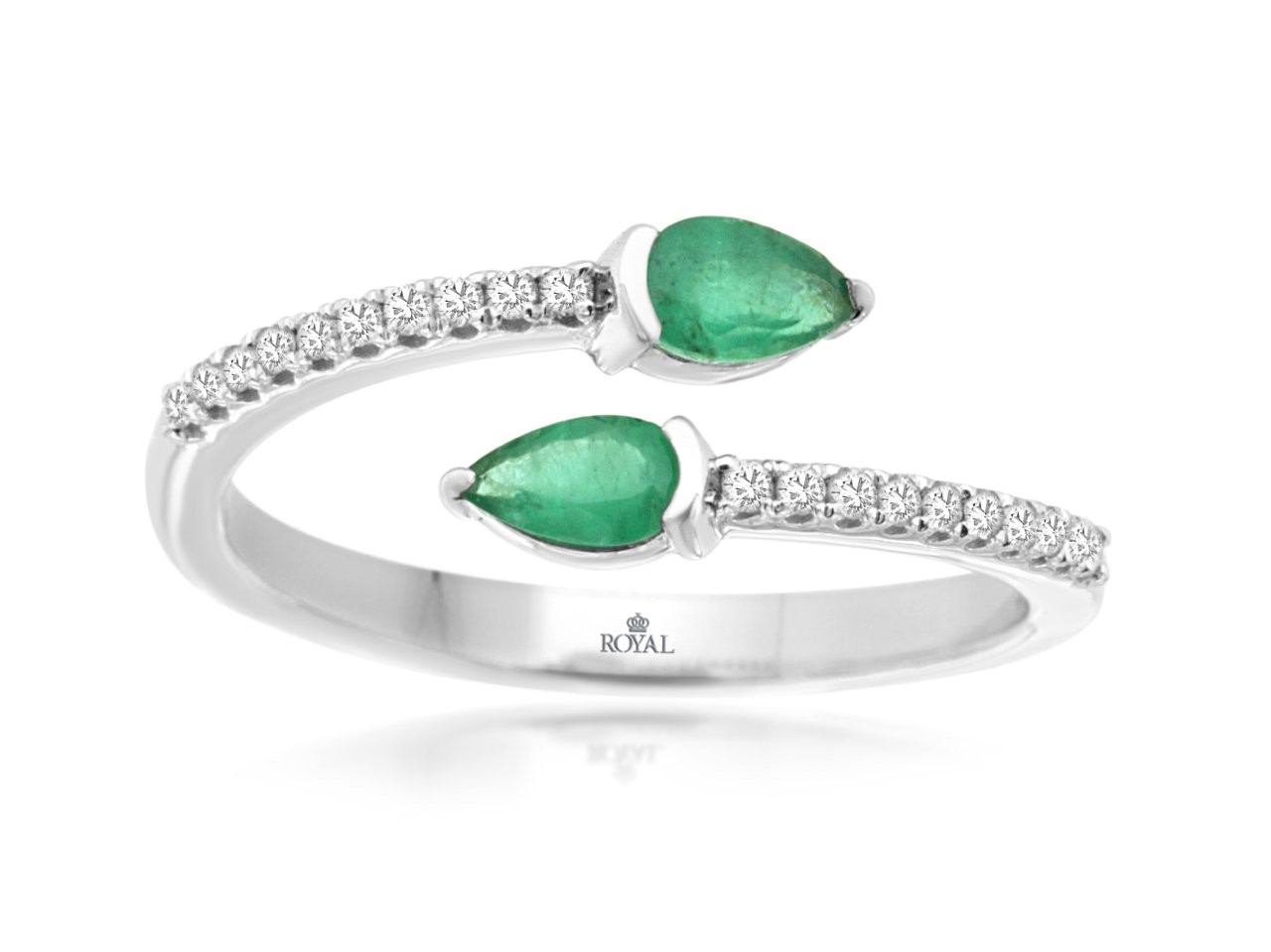 EMERALD & DIAMOND RING