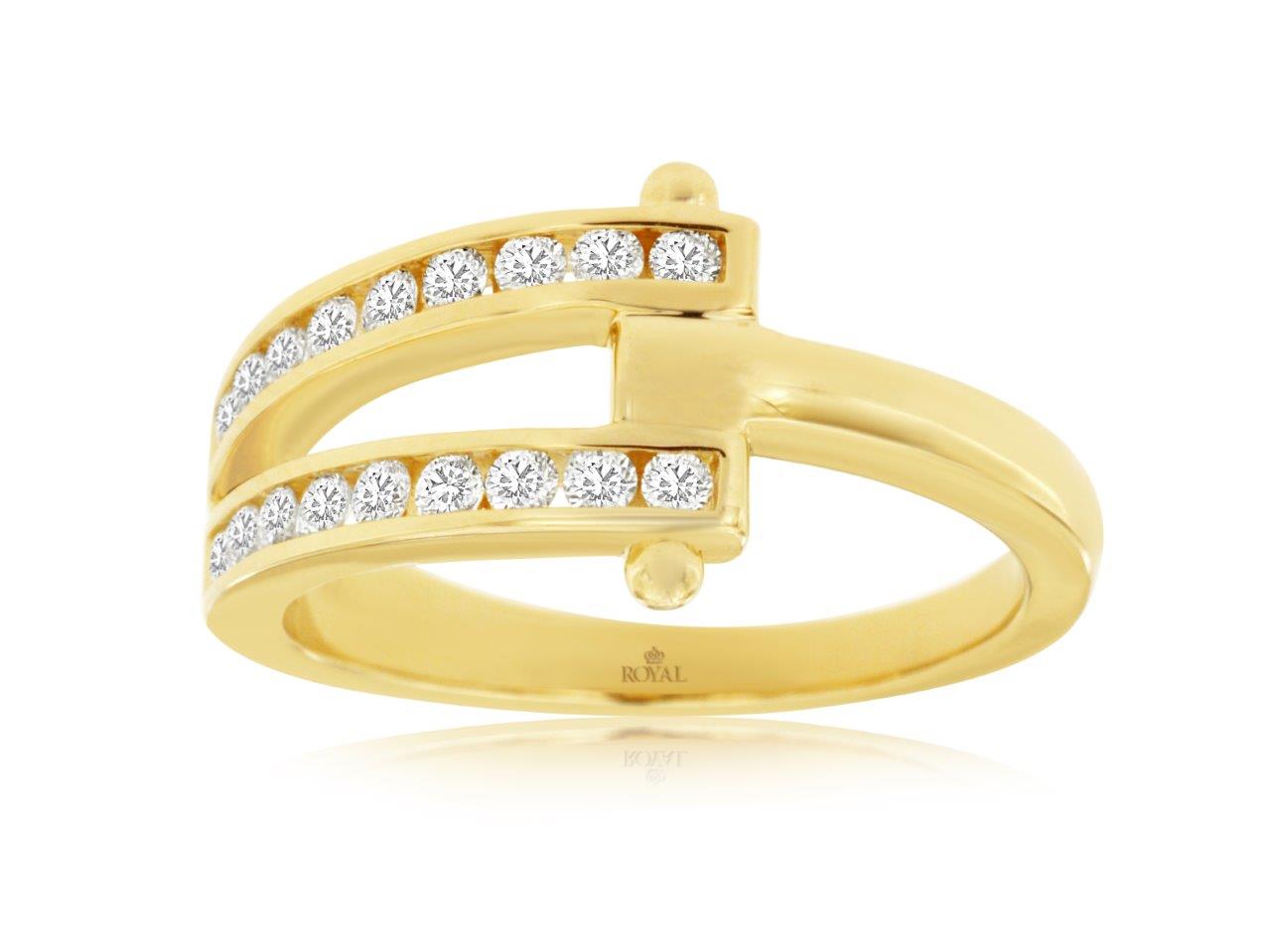 LADIES' DIAMOND RING