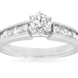 DIAMOND ENGAGEMENT RING