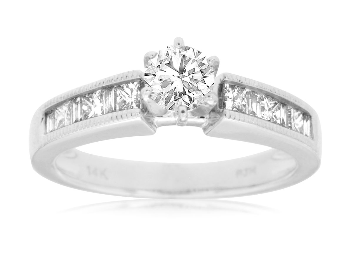 DIAMOND ENGAGEMENT RING