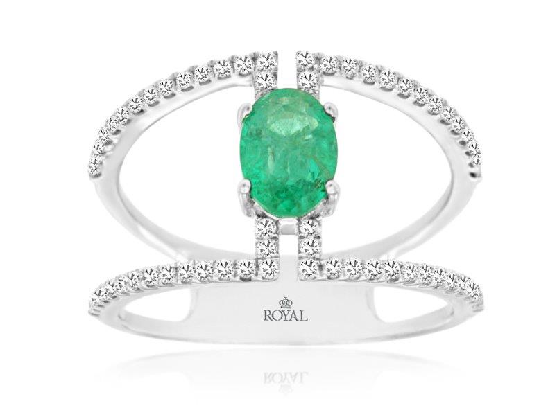 EMERALD & DIAMOND RING