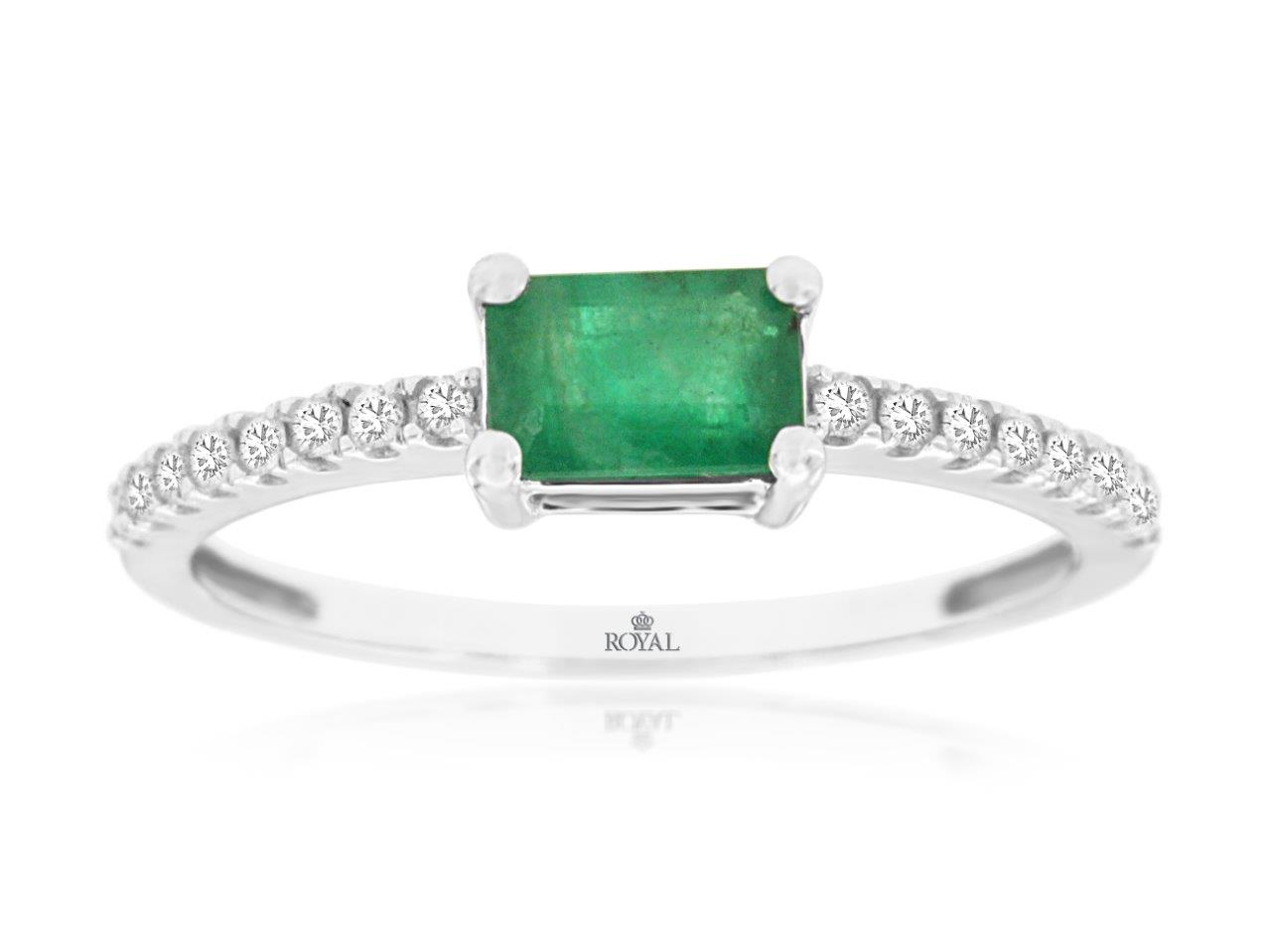 EMERALD & DIAMOND RING