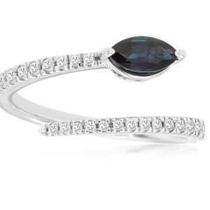 SAPPHIRE & DIAMOND RING