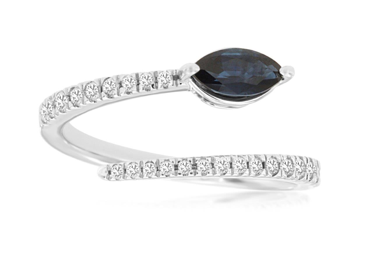 SAPPHIRE & DIAMOND RING