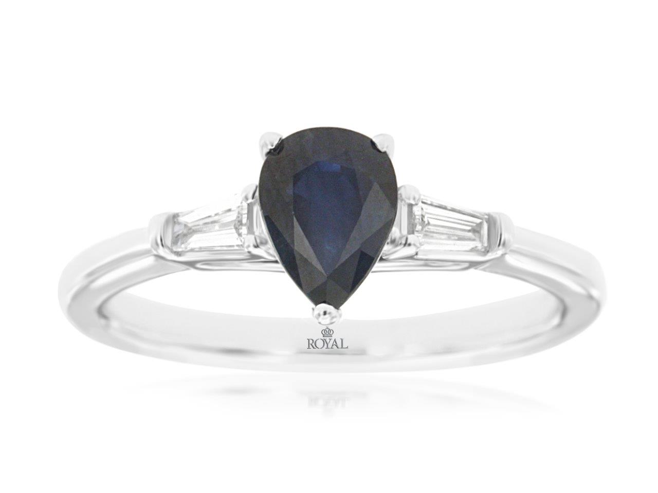 SAPPHIRE & DIAMOND RING