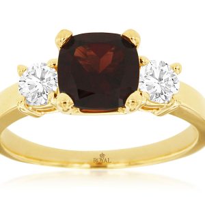 GARNET & DIAMOND RING
