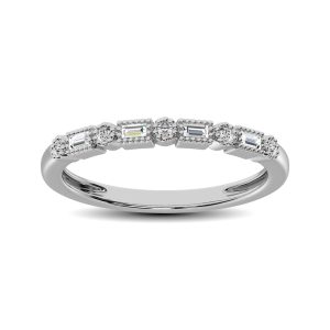 14K White Gold 1/10 Ct.tw Round and Tapper Diamond Band Ring