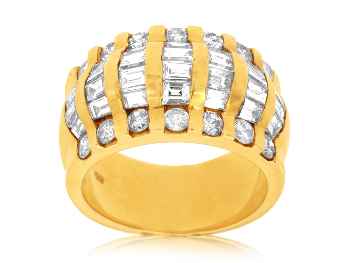 DIAMOND RING