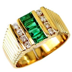 MEN’S DIAMOND & EMERALD RING