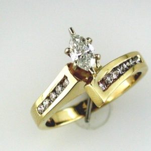 DIAMOND ENGAGEMENT RING
