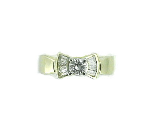 DIAMOND ENGAGEMENT RING