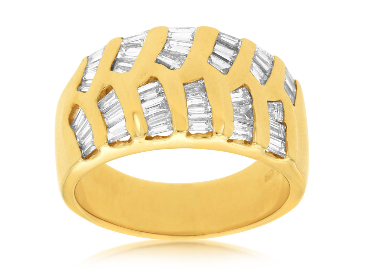 DIAMOND RING