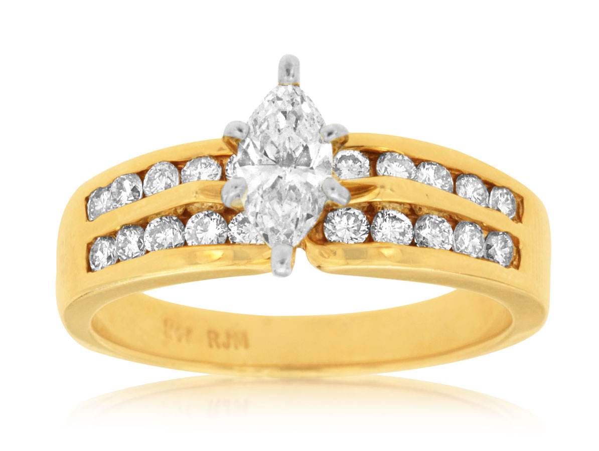 DIAMOND ENGAGEMENT RING