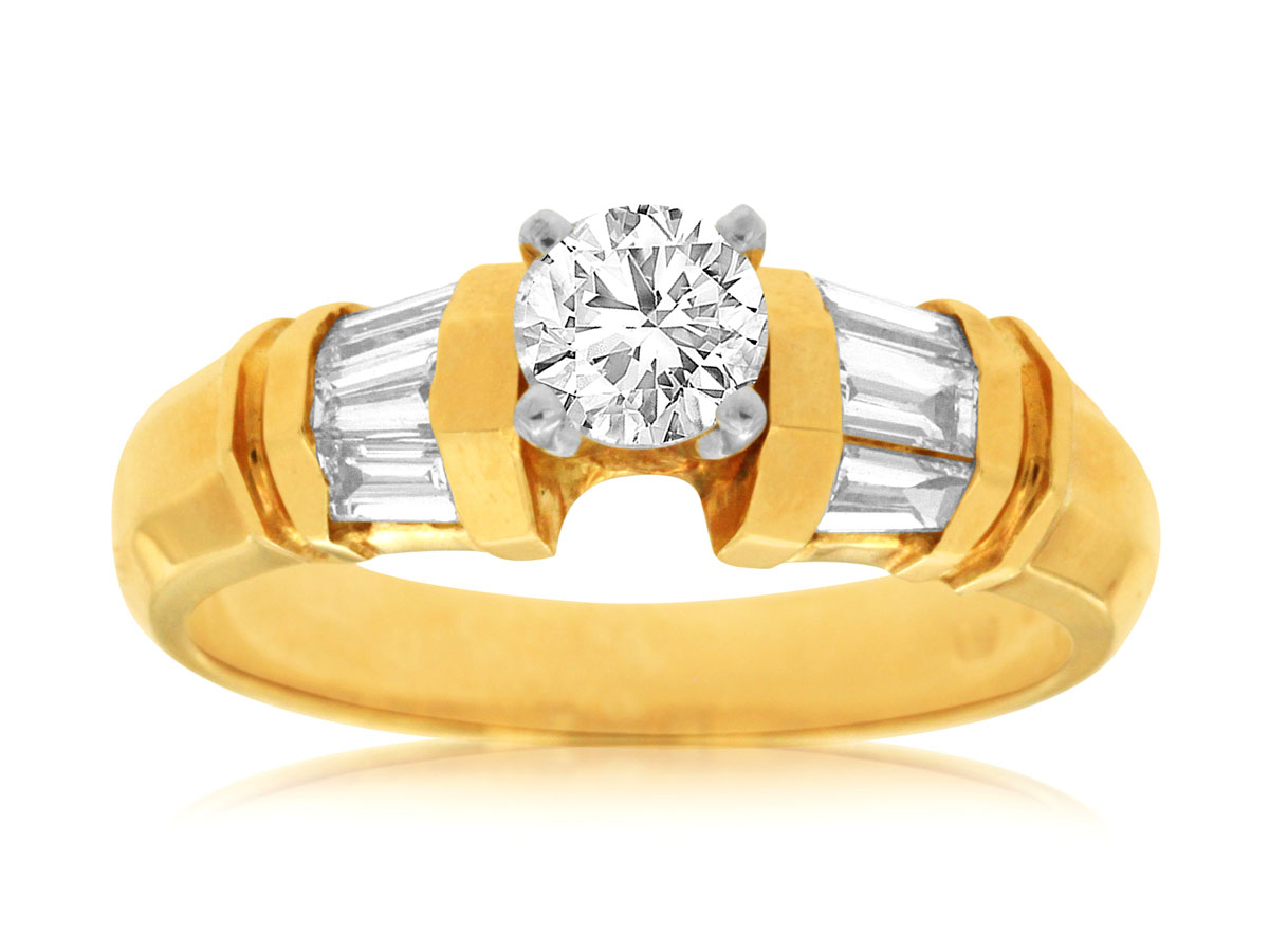 DIAMOND ENGAGEMENT RING