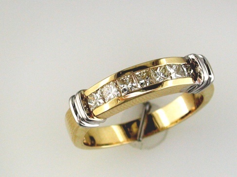DIAMOND WEDDING BAND